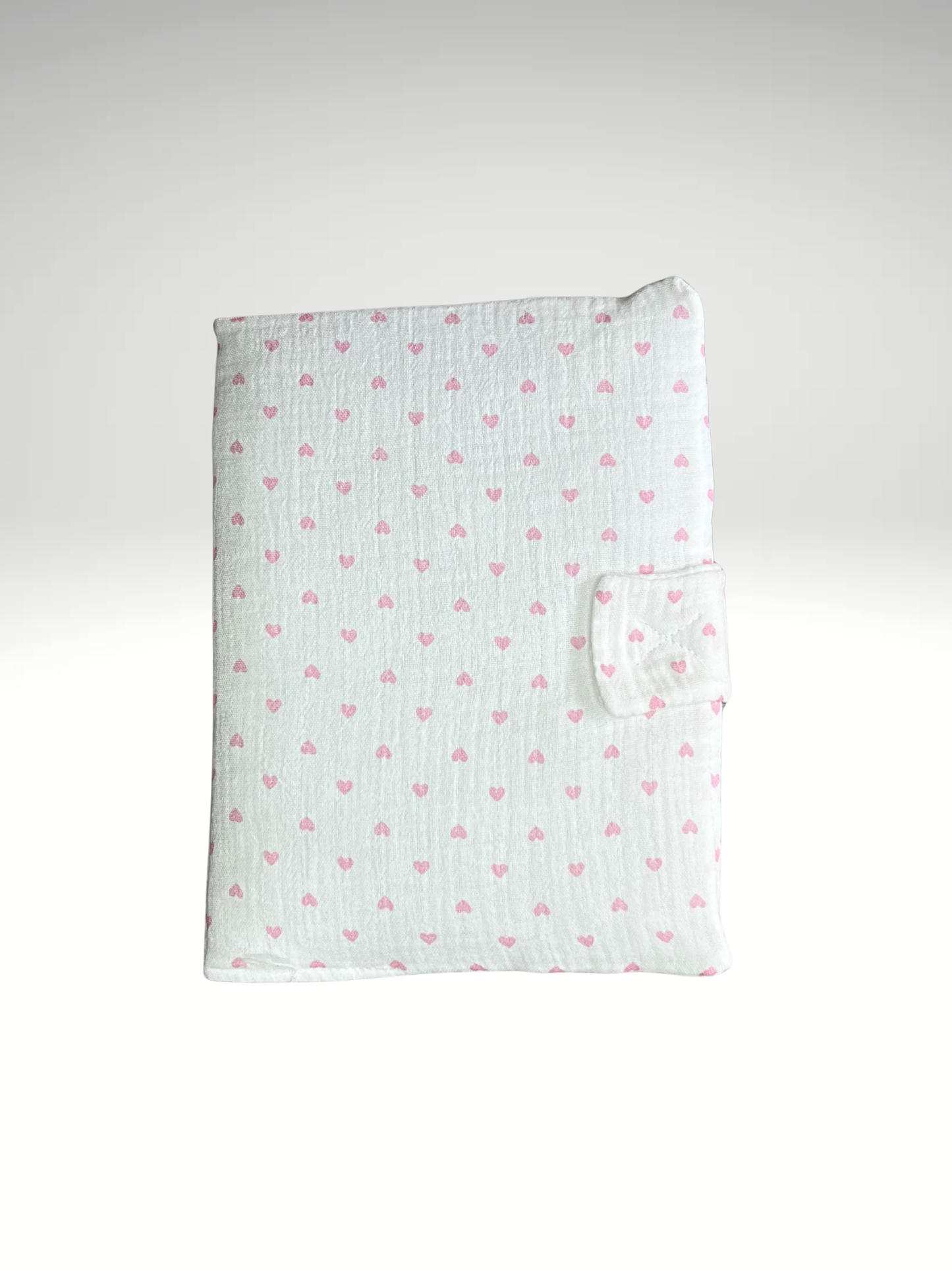 Protége carnet de santé coeurs ♥️ en gaze de coton