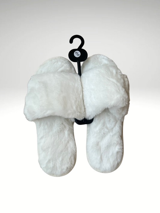 Chaussons fluffy simple blanc